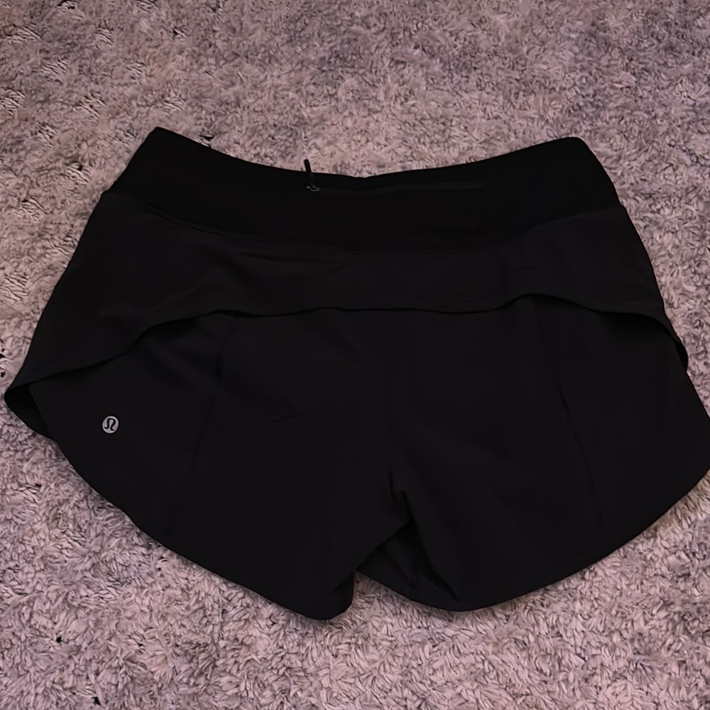 lululemon athletica (6) Women's Black Shorts